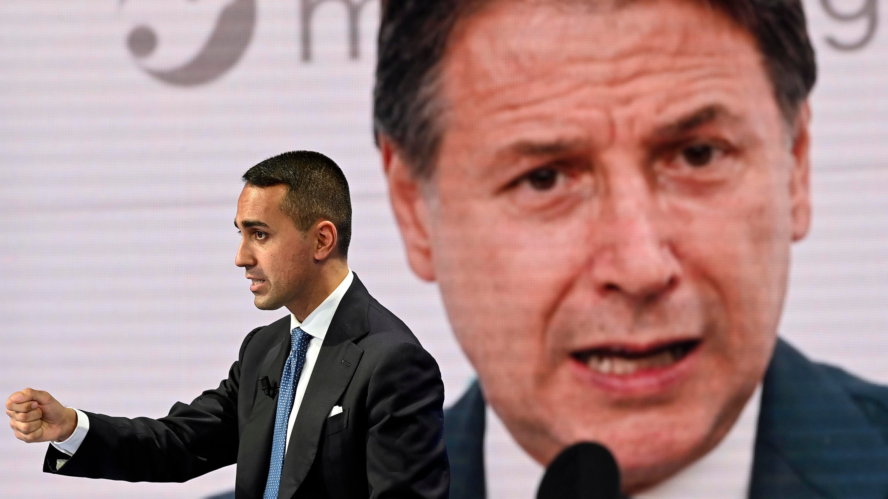 Di Maio contro Conte: "Si dice vittima congiurati ma adesso ci sta insieme"