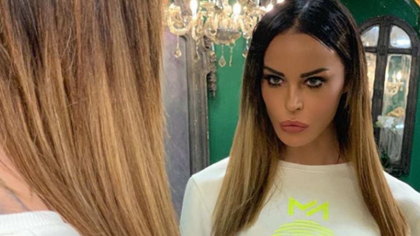 Nina Moric furiosa: "Non sono ricorsa alla chirurgia plastica"