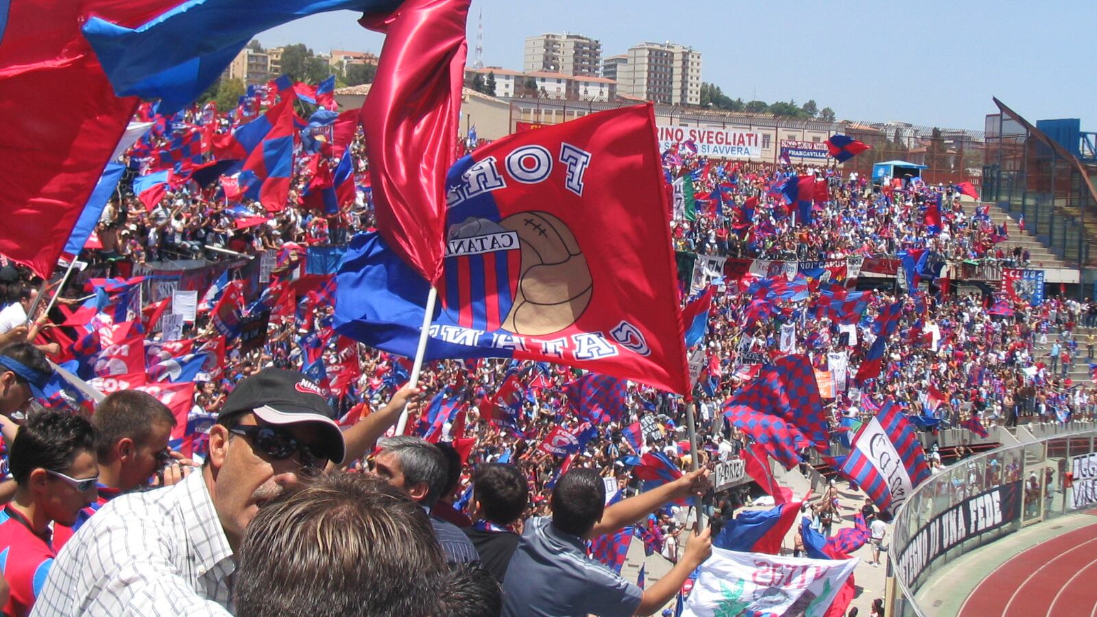Ribaltone in Serie B: ripescate Catania e Novara
