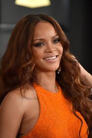 Rihanna, outfit mozzafiato ai Grammy Awards 4