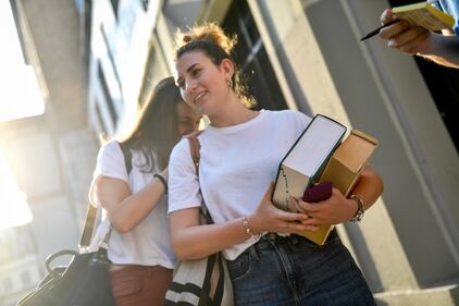 Maturità 2019: gli studenti all'ingresso del Liceo Parini a Milano 7