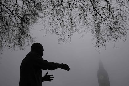Il fascino di Londra avvolta dalla nebbia 16