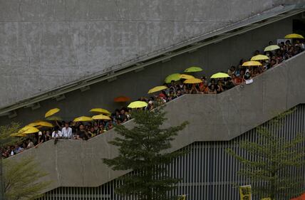 Hong Kong scende in piazza un anno dopo 24