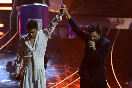 Sanremo 2024: ecco il look della quarta serata del Festival di Maninni 4