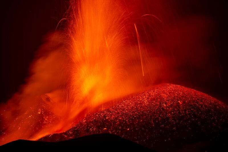 L'Etna in eruzione dà spettacolo 5