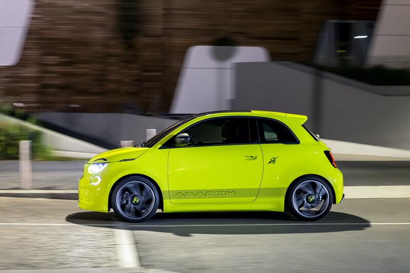 Abarth 500e 8