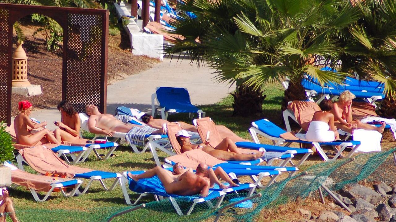 A Parigi il parco pubblico dove il nudismo è la norma