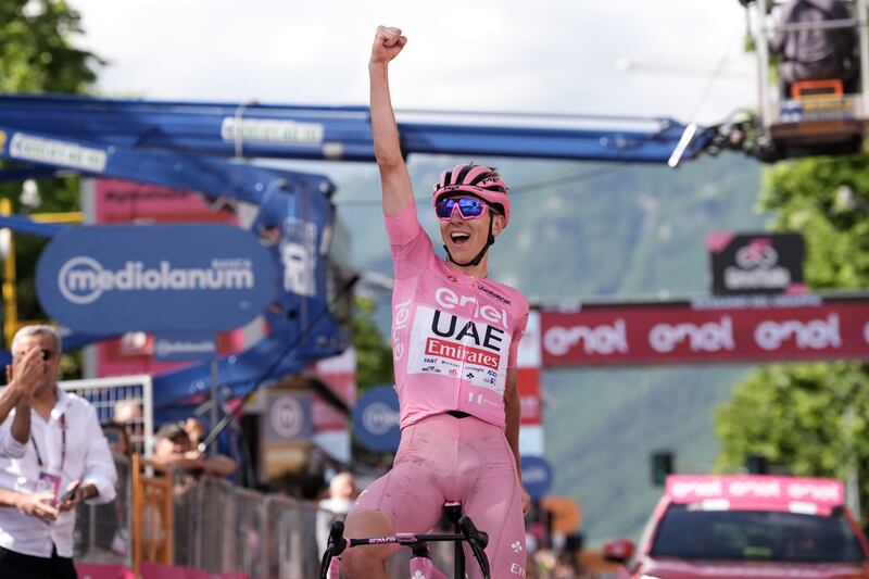 Giro 2024 tappa 20 Pogacar arrivo