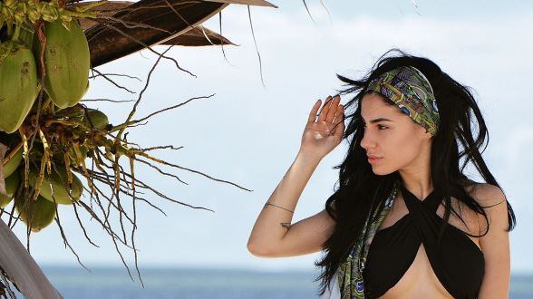 Giulia De Lellis dura con i fan: "Sto partendo, non iniziate a rompere"