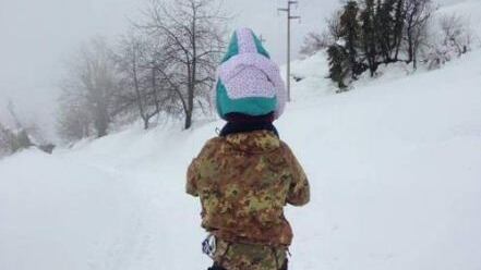 Il gigante alpino Mattia "Così ho salvato Rachele portandola sulle spalle"