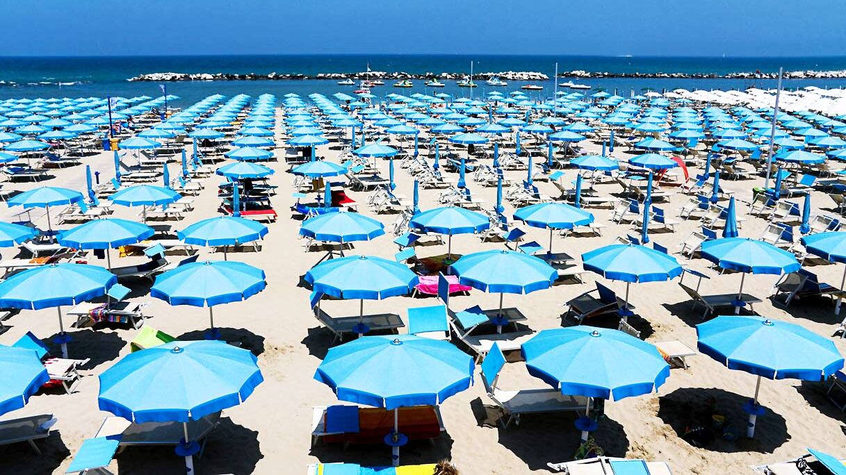 Il piano della Lega per il turismo. Salvini: "Facciamo vacanze in Italia"