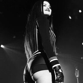 Selena Gomez sempre più sexy per GQ 18