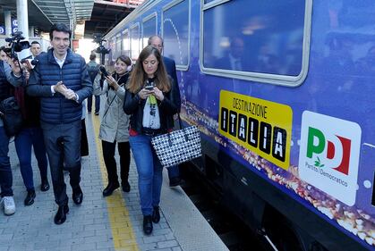 Parte il treno del Pd 11