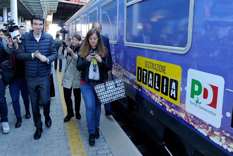 Parte il treno del Pd 11