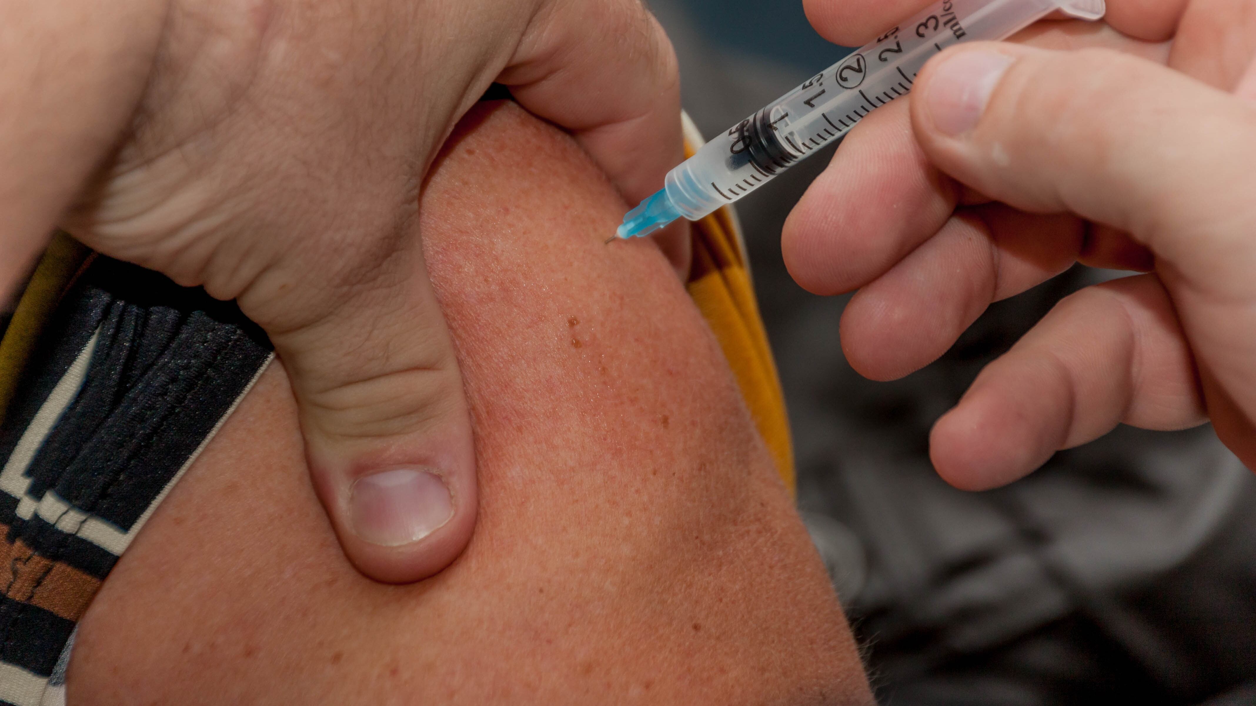 Influenza stagionale, assalto ai medici di base. "Bisogna immunizzarsi o rischiamo il caos"