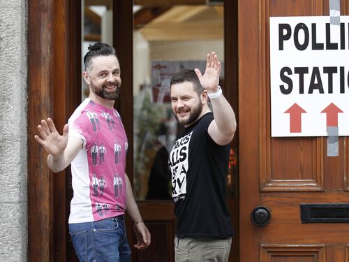 Nozze gay, l'Irlanda vota "sì"