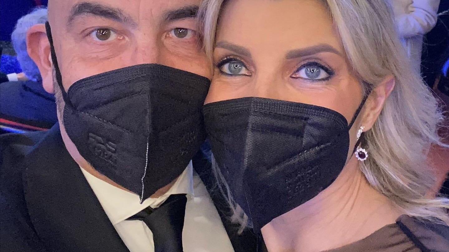 "Nemmeno un aperitivo...". Bassetti insultato con la moglie
