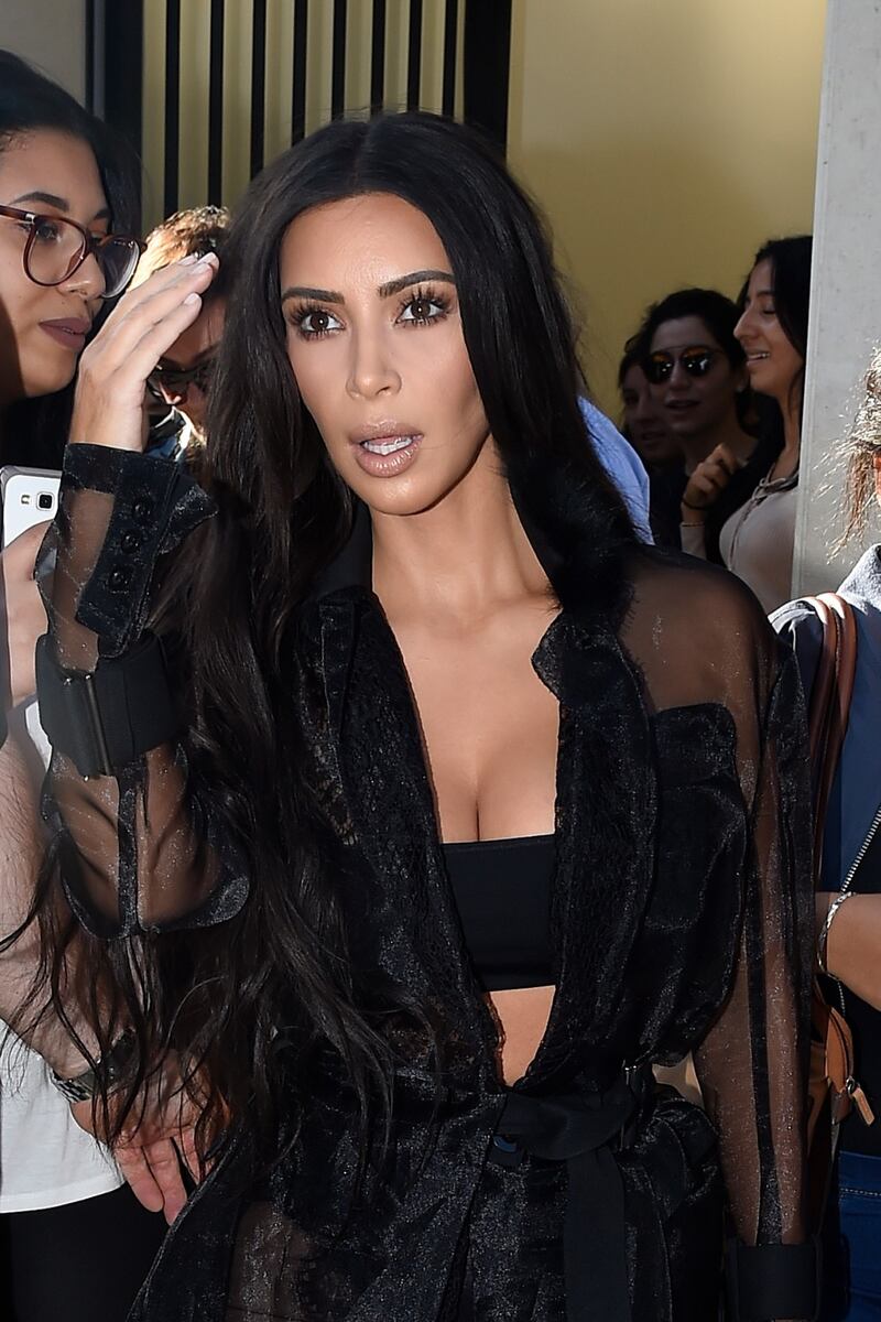 Kim Kardashian, il décolleté esplosivo della diva 23