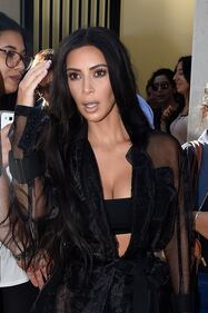 Kim Kardashian, il décolleté esplosivo della diva 23