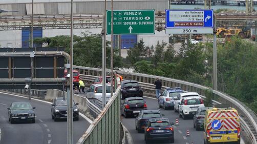 Trovato a Trieste cadavere appeso per il collo al guardrail 6