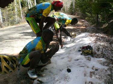 Allenamento con sorpresa: i ciclisti del Ruanda vedono per la prima volta la neve 12