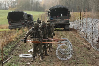 La Polonia ha iniziato la costruzione di una barriera lungo i confini con Kaliningrad 10
