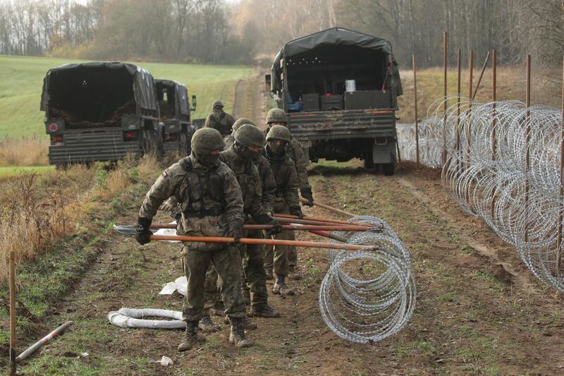 La Polonia ha iniziato la costruzione di una barriera lungo i confini con Kaliningrad 10
