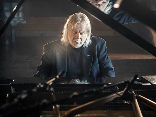 Wakeman live di piano solo "Così rileggo classici e rock"