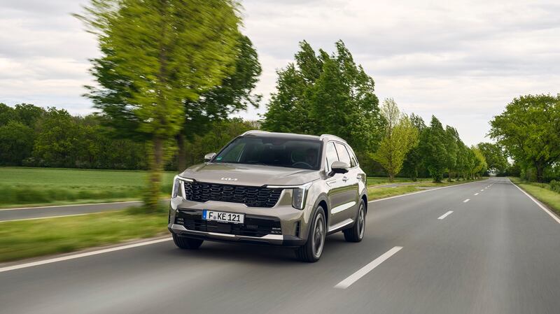 Kia Sorento PHEV 2025: guarda la gallery del nuovo SUV ibrido plug-in 15