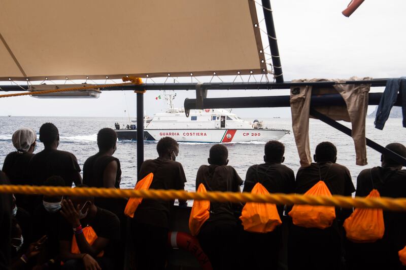 Niente lockdown per le Ong: "Open Arms attracca a Trapani"