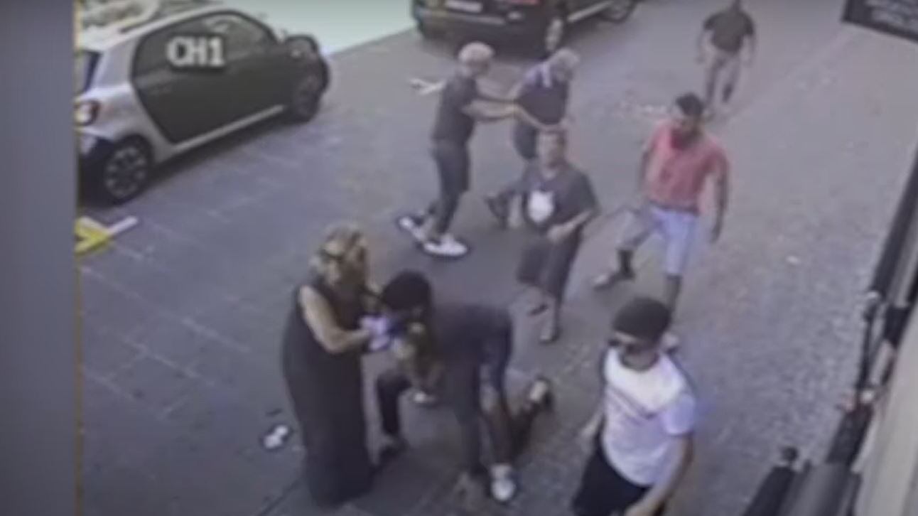 "L'offerta è troppo bassa": scoppia la rissa tra il parroco e il fedele
