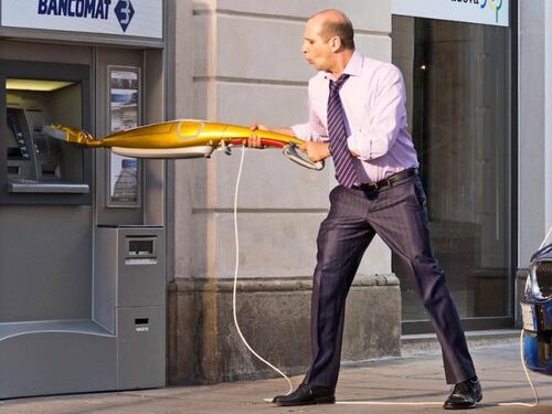 Checco Zalone è sempre se stesso ma sempre diverso