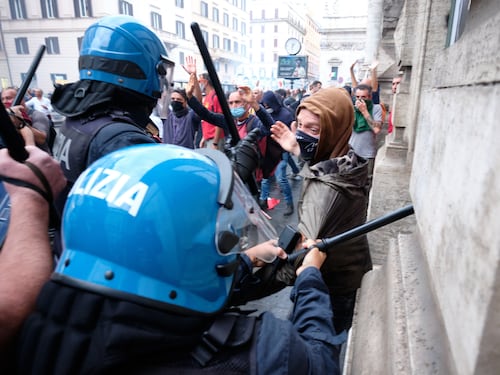 La Fiom: "L'assalto? Anche noi siamo contro il green pass"