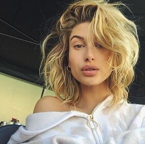 Hailey Baldwin, le immagini sexy 7