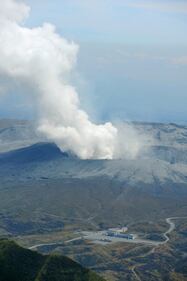 Giappone, erutta il vulcano Aso 6