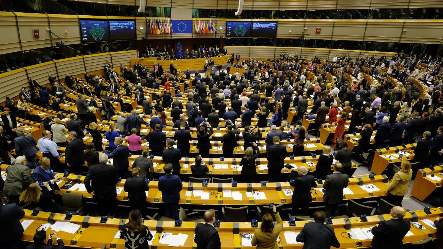 Ue, ok risoluzione Recovery Fund. Ma Commissione rimanda al 27 maggio