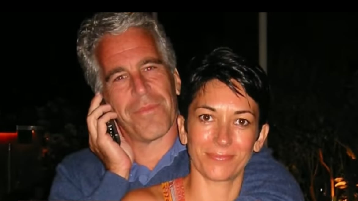 Parla una vittima di Epstein: "Ghislaine Maxwell mi molestò quando avevo 16 anni"