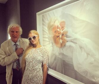 Paris Hilton hot, topless per il Selfie Day 13