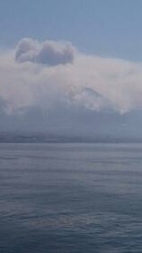 Gli incendi divampano sul Vesuvio 5