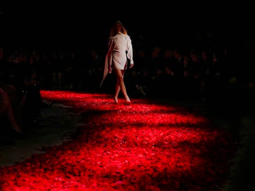 Ferragamo chiude il 2024 in perdita, titolo cade a Piazza Affari e pesa sul lusso