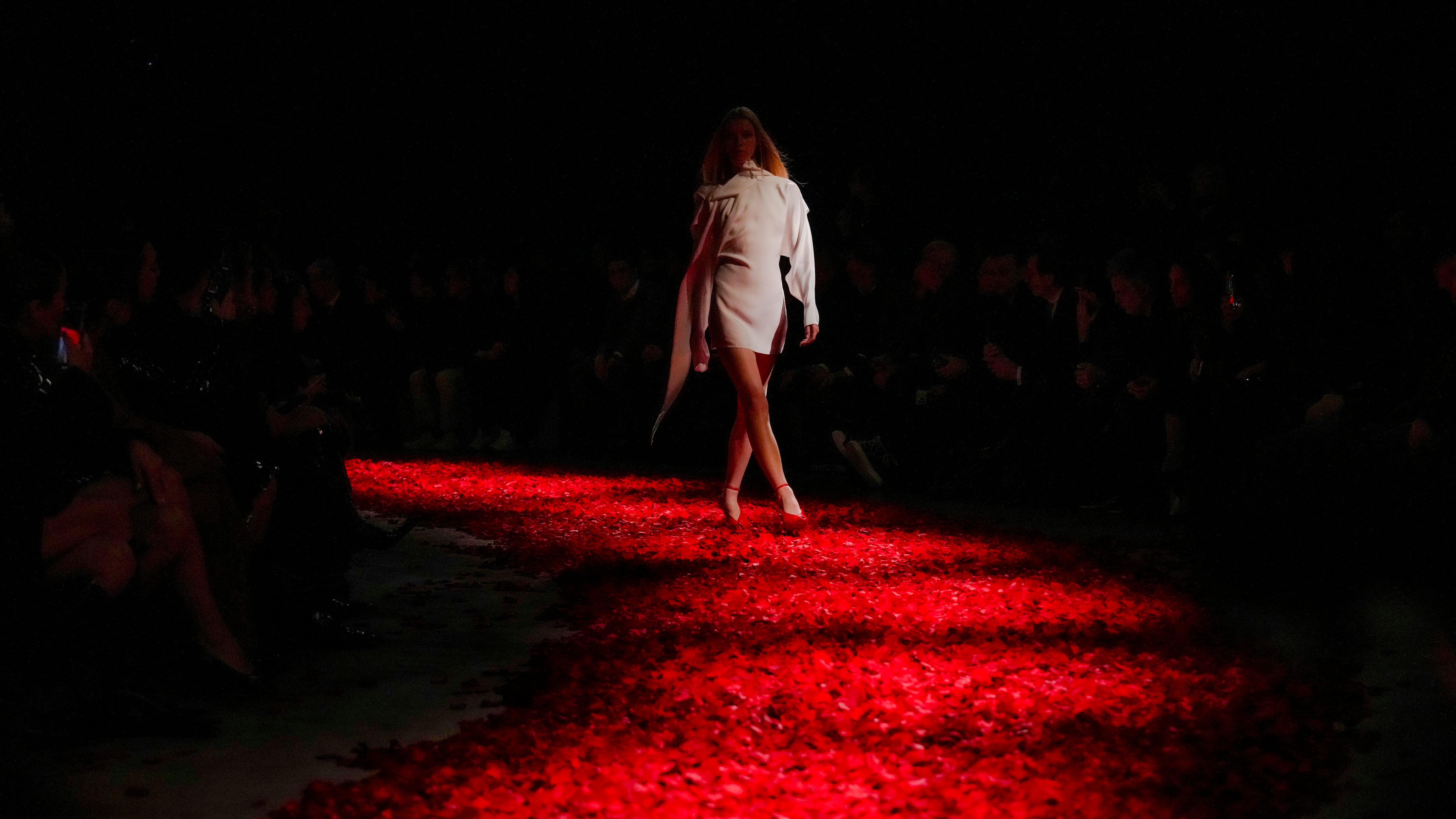 Ferragamo chiude il 2024 in perdita, titolo cade a Piazza Affari e pesa sul lusso