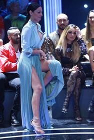 Anna Tatangelo, spacco sexy con fotomontaggio 32