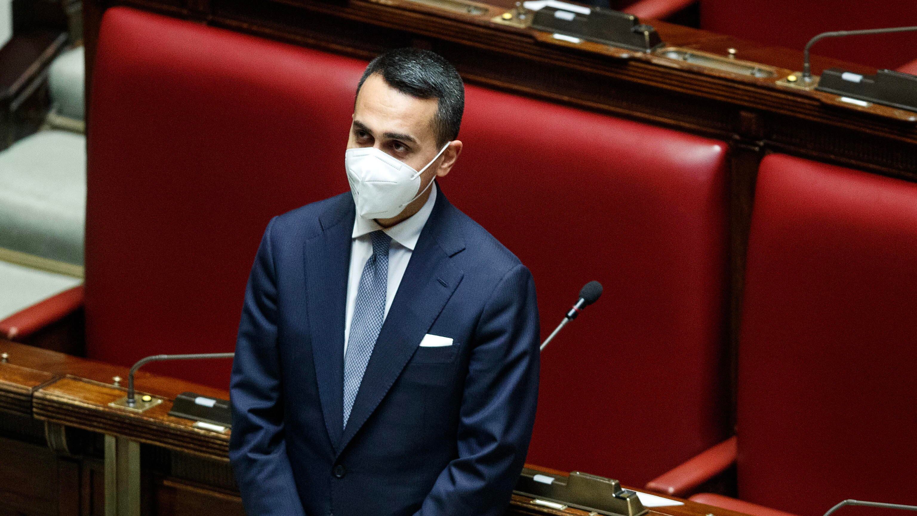"Un gigante...". Ora scende in campo la "corrente" di Di Maio