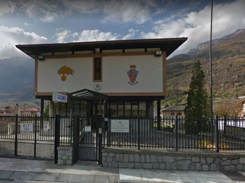 "Vedo mostri". E il marocchino drogato aggredisce operaio e carabinieri