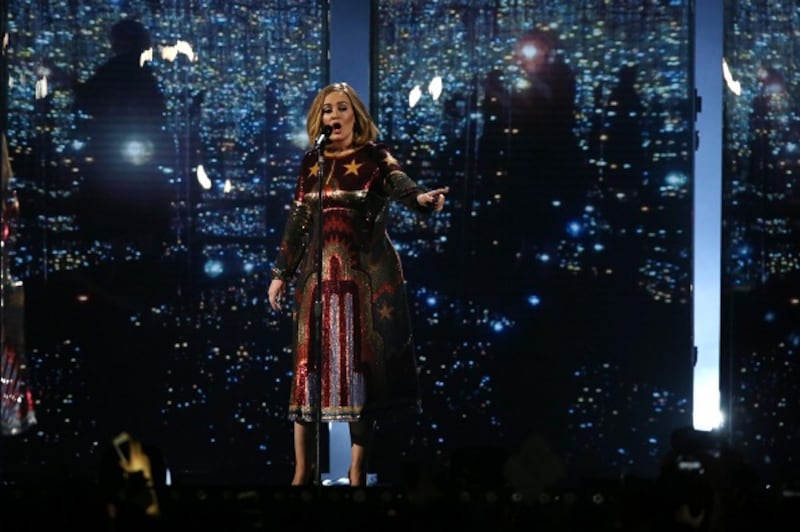 Adele, la regina dei Brit Awards 2016: foto 19