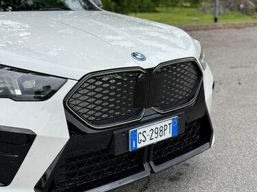 BMW iX2 xDrive 30: la gallery del nuovo suv elettrico sportivo 6