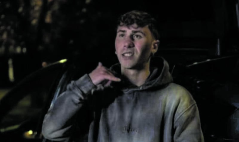 Morto sulle strisce, Agente scarcerato
