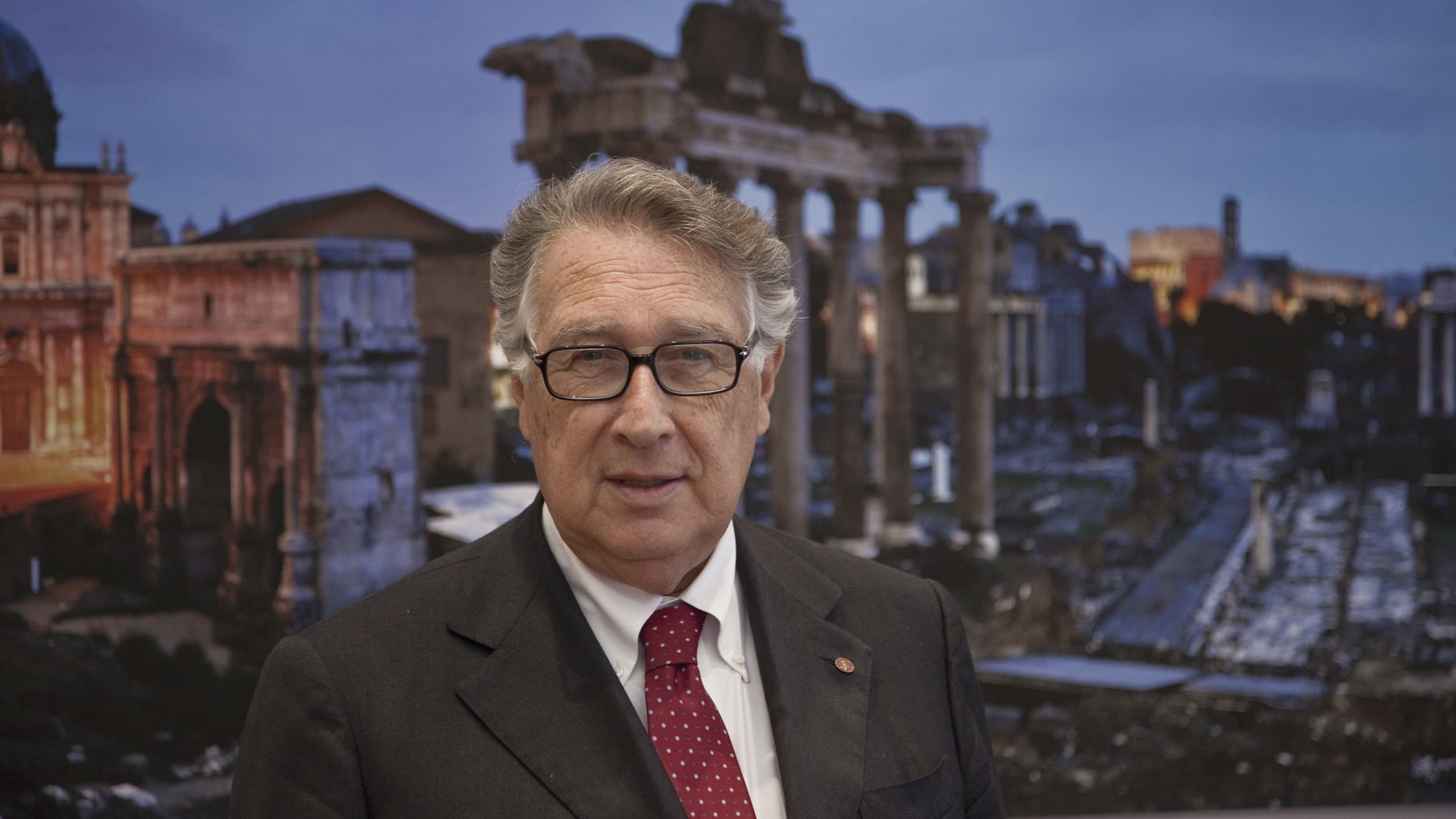 Il buco è di 140 milioni. Il premio? 90mila euro