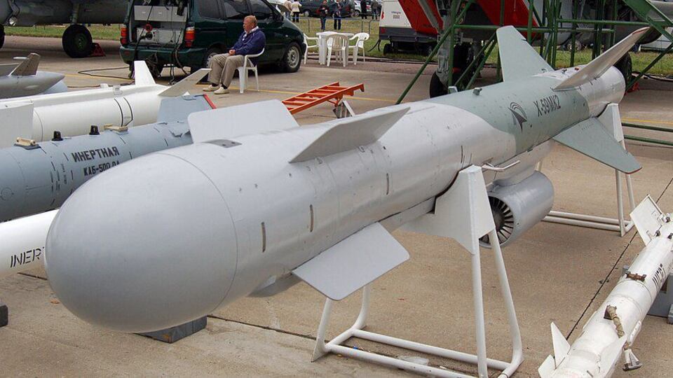 Allarme "Kingbolt" per Putin: cosa succede al missile russo Kh-59