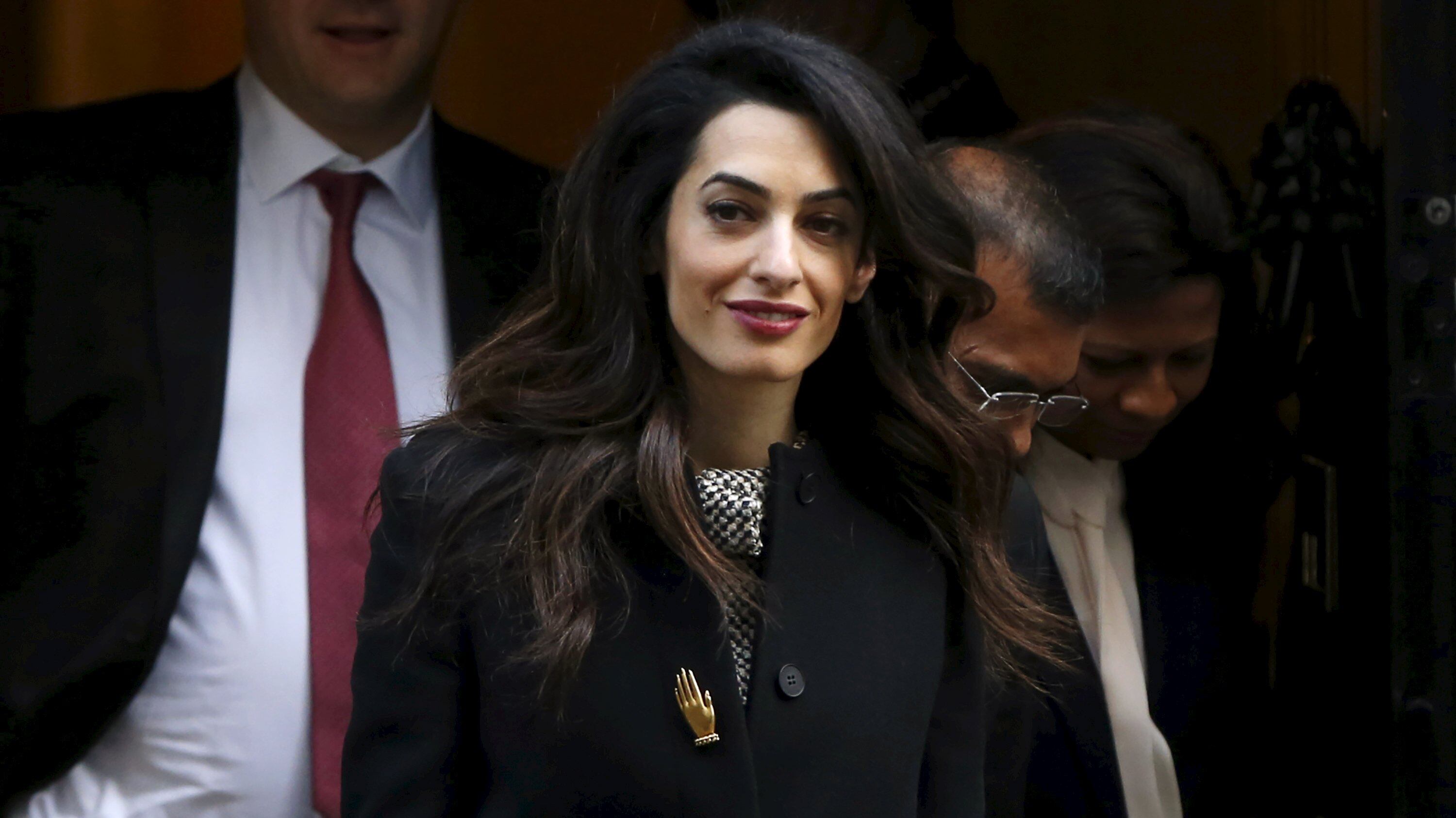 Amal Clooney: "Italiani, non andate alle Maldive finché non ci sarà democrazia"